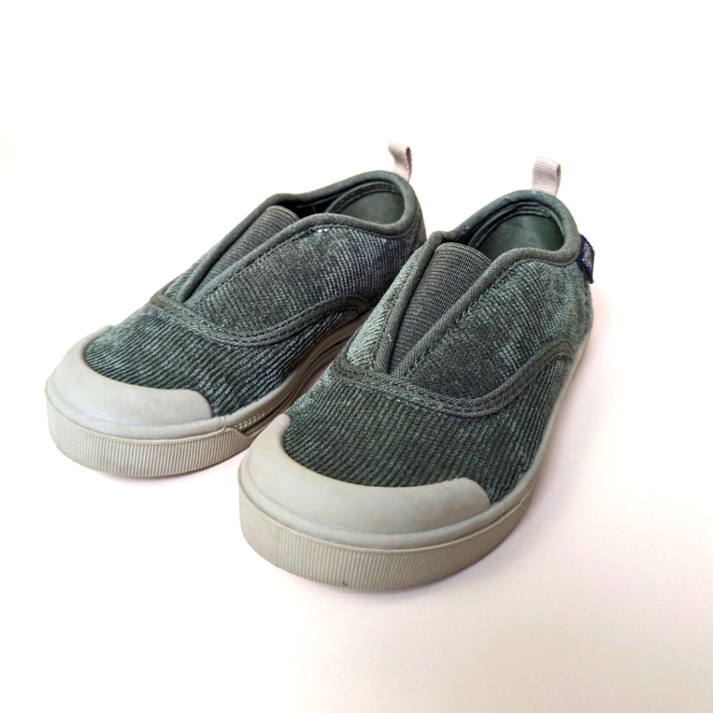 Oshkosh Boys Unisex Green Courderoy Sneakers Pull On Stretch - Size 7